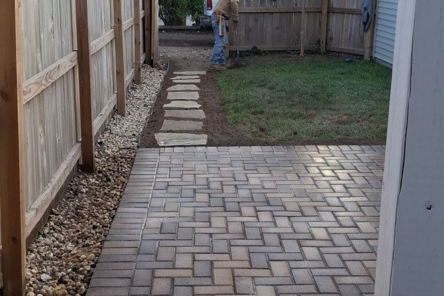 Hardscape patio in Winnetka - Lanscaping
