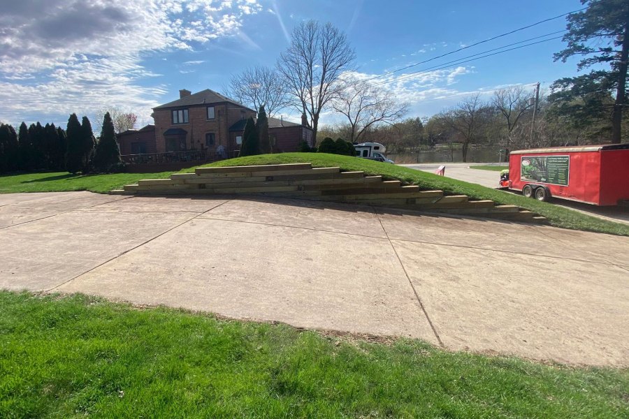 Hardscape Retaining Wall 