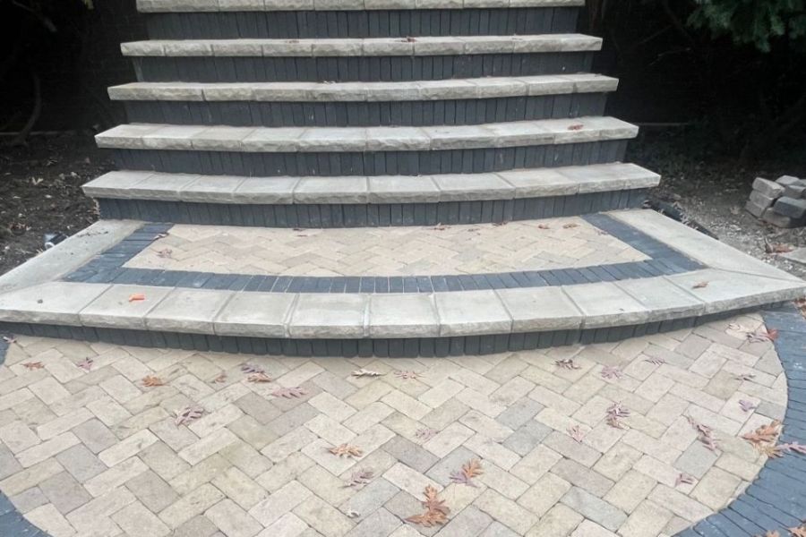 Park Ridge limestone front entry steps - Landscaping
