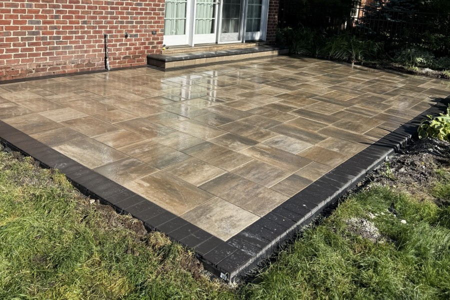 Patio in Arlington Heights - Lanscaping