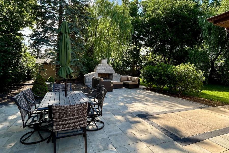 Unilock Bristol Valley Fossil Patio and Fireplace Mt Prospect - Landscaping