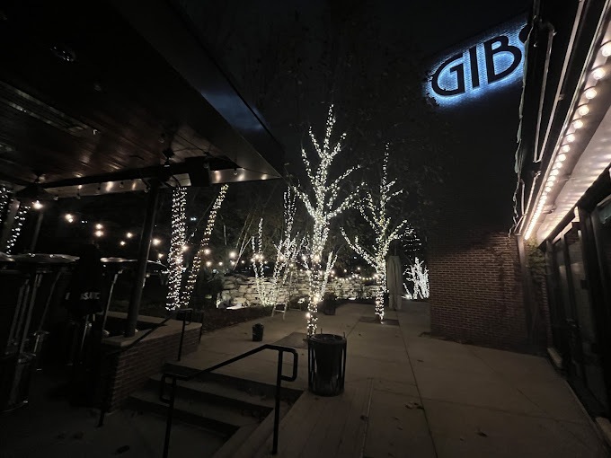 Holiday Decor Planters Rosemont - Landscaping