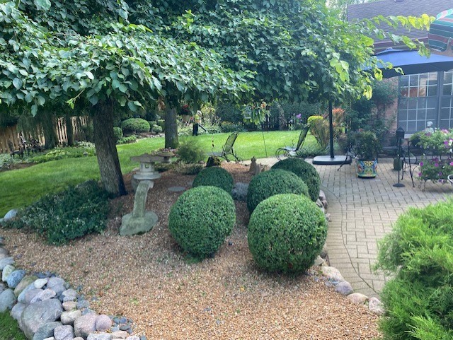 Maintenance Trimming Installation Wilmette - Landscaping