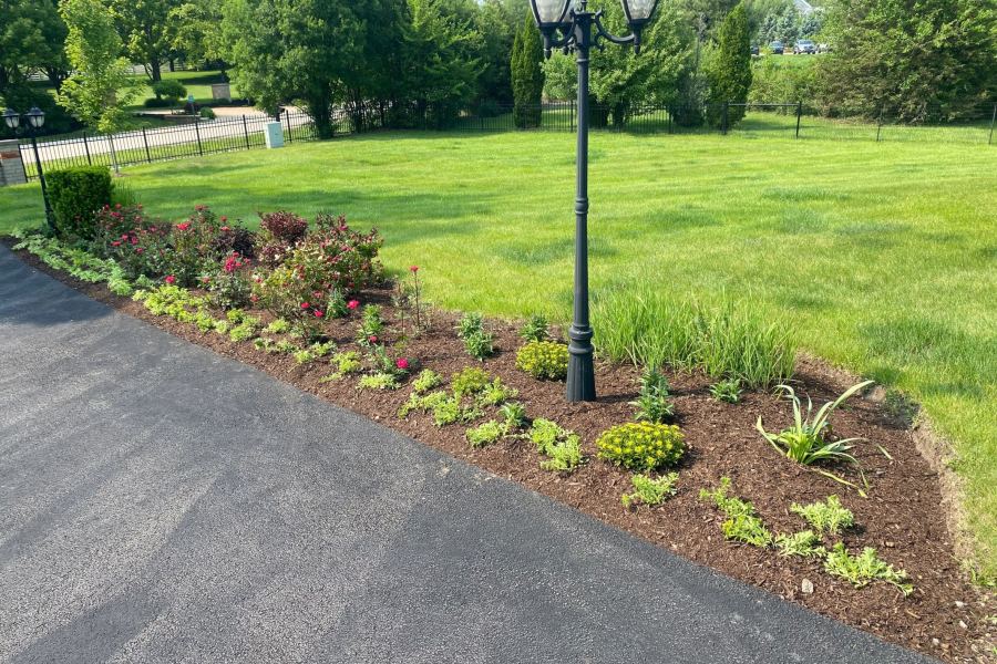 Flower and Shrub Installation Glencoe - Landscaping