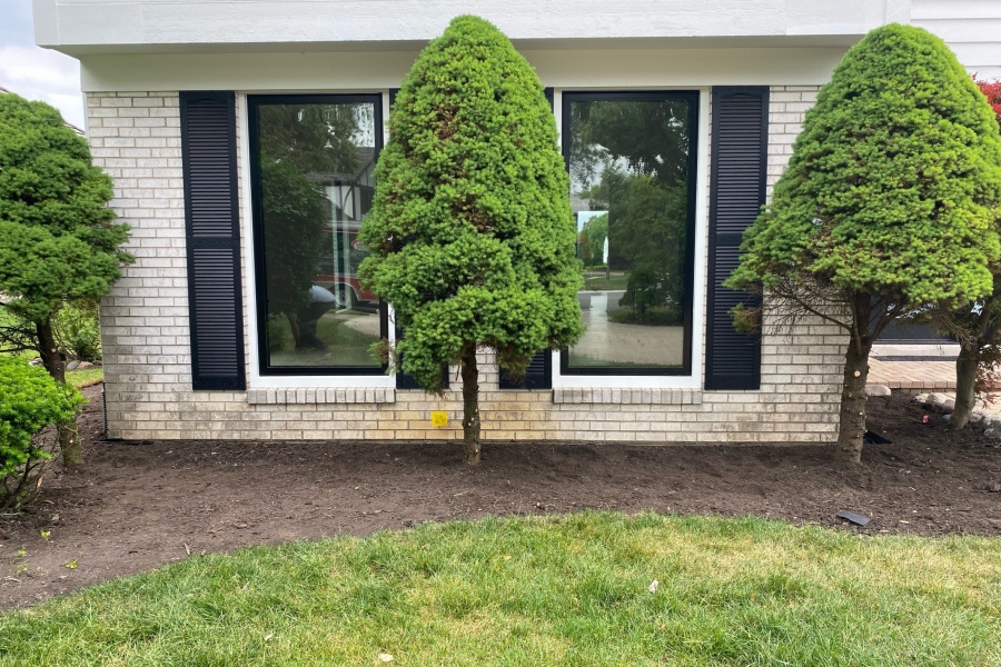 Grading Mulch Winnetka - Lanscaping