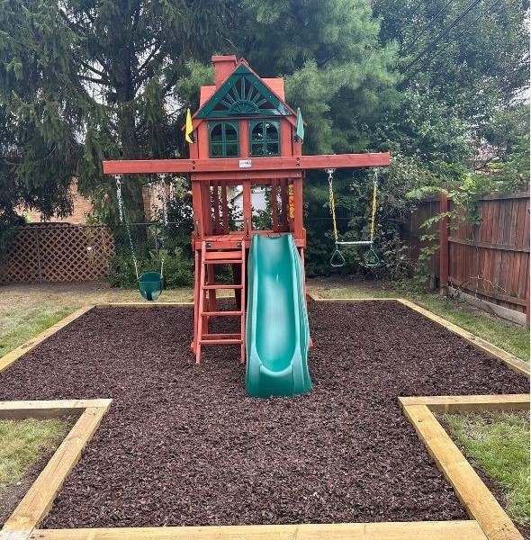 Landscape Installation Rubber Mulch in Glencoe - Lanscaping