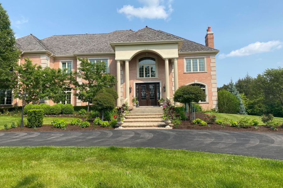 Rose and Shrub Installation with Mulch Kenilworth - Landscaping