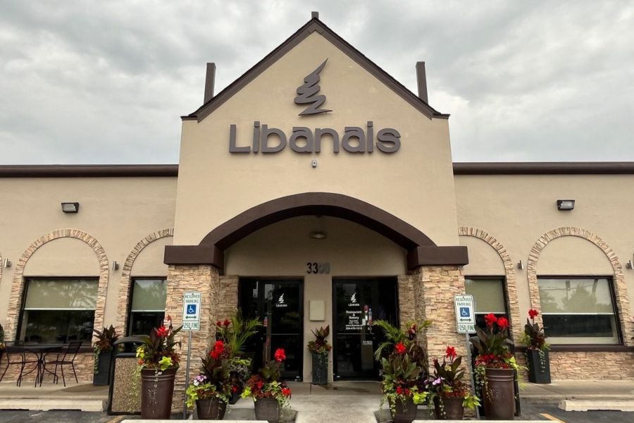 Libanais Seasonal Planter Lincolnwood - Landscaping