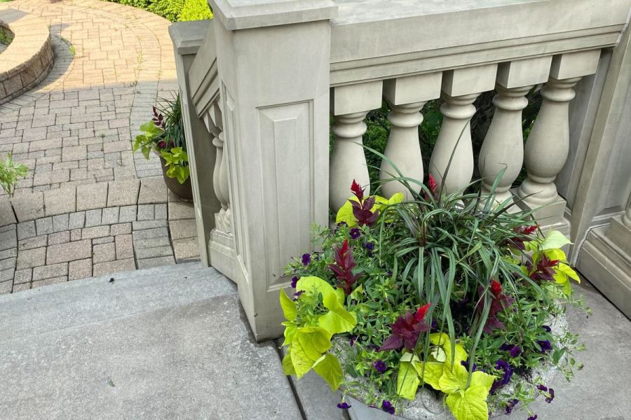 Seasonal Potter Planter Glenview  - Landscaping