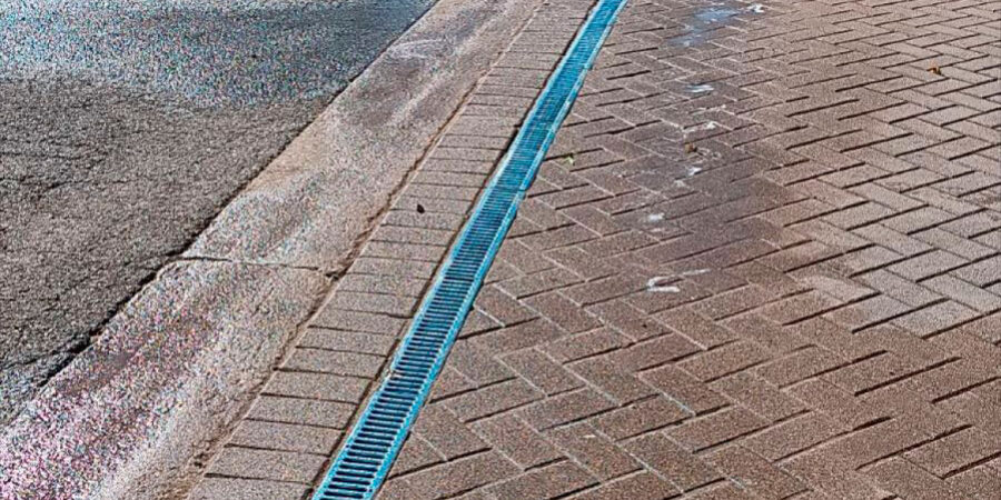 brick-driveway-channel-drain-project-in-the-village-of-riverwoods-brick-stone-drainage